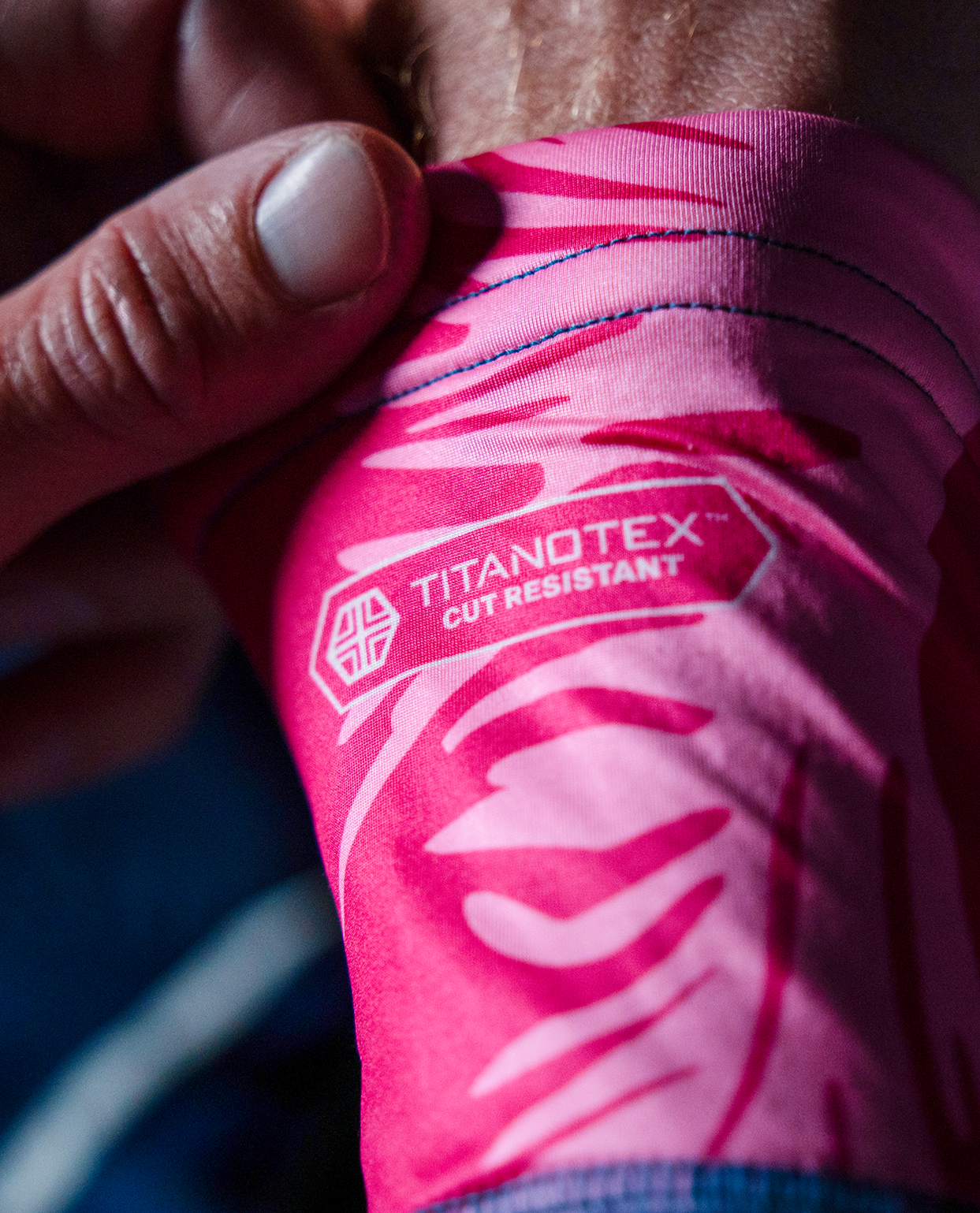 CUT-RESISTANT BASELAYER - PALMS & PUCKS